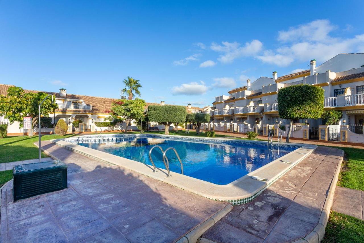 오리후엘라 Pool-Side Townhouse In Cabo Roig 빌라 외부 사진
